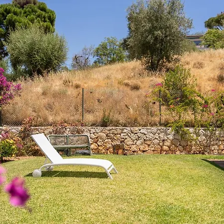 Βίλα Luxurious Close To Sea And Golf