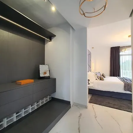 Luxurious Close To Sea And Golf Villa *