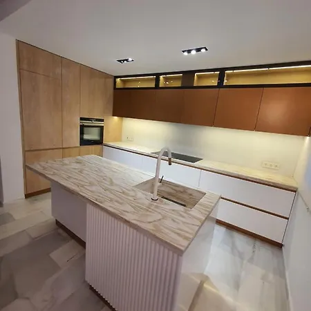 Luxurious Close To Sea And Golf