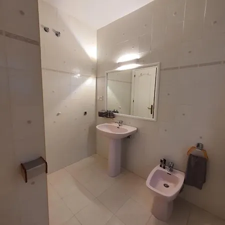 Luxurious Close To Sea And Golf