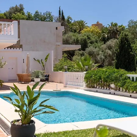 Luxurious Close To Sea And Golf Villa *