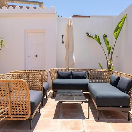 Luxurious Close To Sea And Golf Villa Marbella