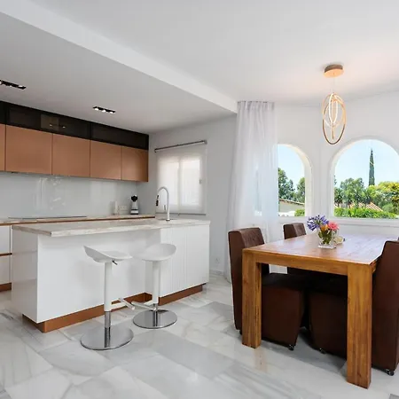 Luxurious Close To Sea And Golf Villa