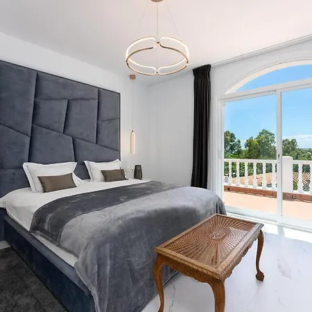 Luxurious Close To Sea And Golf Villa Marbella