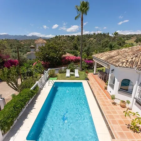 Villa Luxurious Close To Sea And Golf