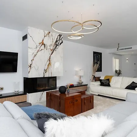 Luxurious Close To Sea And Golf