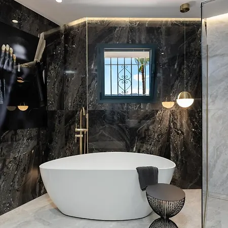 Luxurious Close To Sea And Golf Villa Marbella